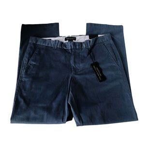 NEW Bloomingdale's The Men's Store 32W X 30L CLASSIC FIT Blue Chino Pants